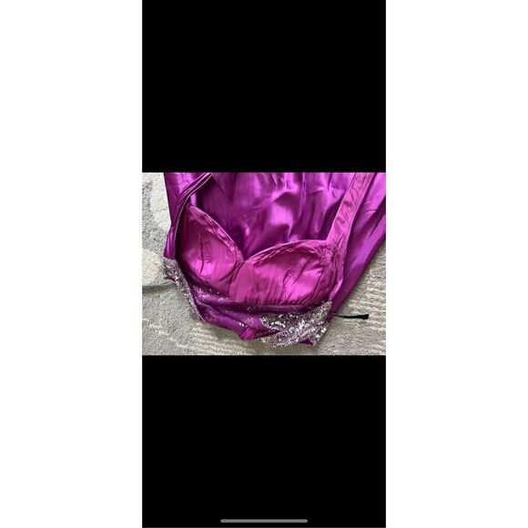 Faviana couture , Stunning, purple gown with side cut outs and Beautiful beading - Picture 12 of 16